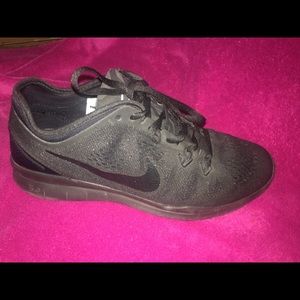 Nike Shoes - Black Nike running shoes!! Nike Shoes - Black Nike running shoes!!